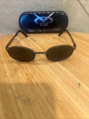 Vintage Revolution Men's Oval Sunglasses in Black with case